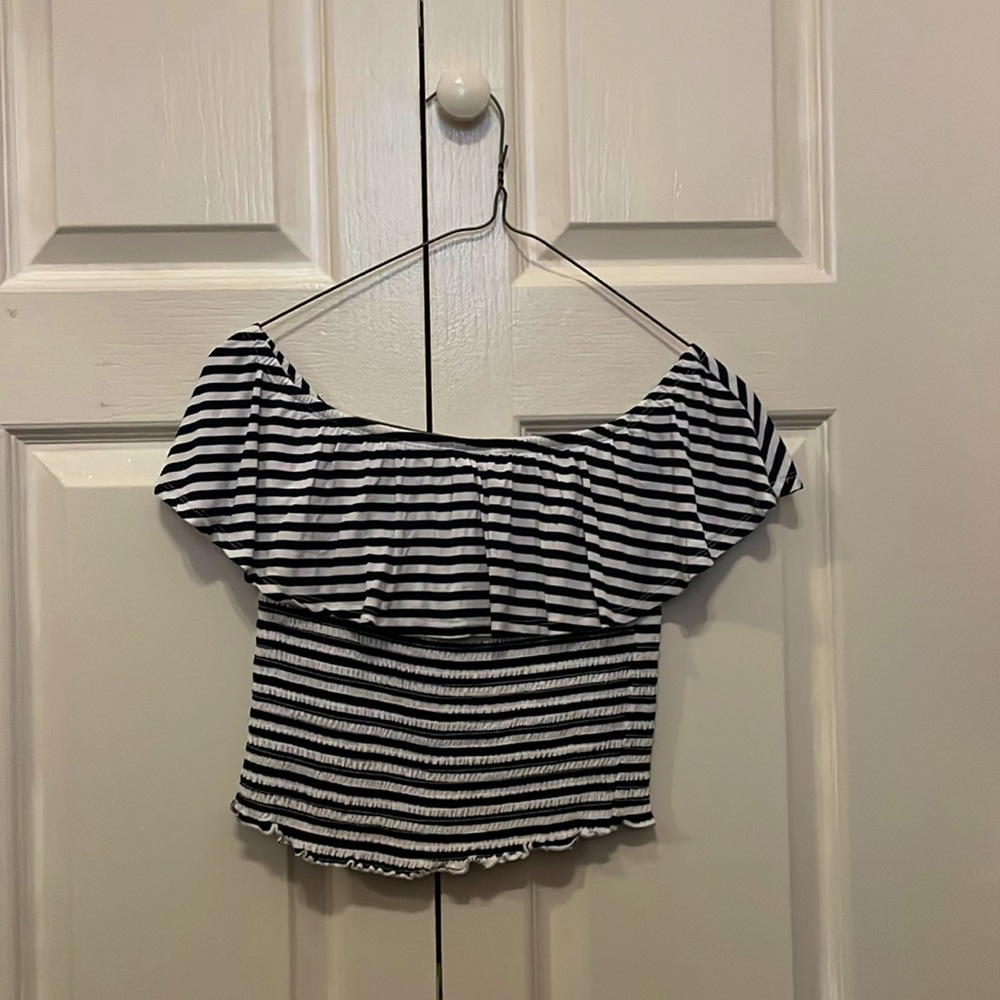 Abercrombie & Fitch | Small (Off-the-Shoulders) Striped Blouse